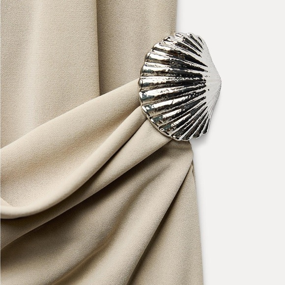 Summer 🌞 NWT ZARA Viral
HALTER DRESS SIZE S
🚨 My prices are firm, no discount - Picture 6 of 14